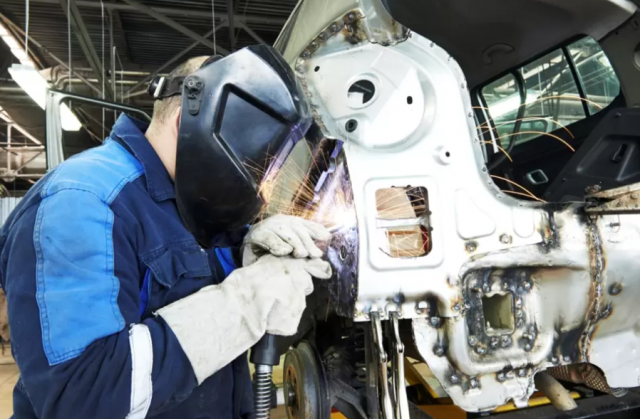 Behind the Scenes: A Day in the Life of an Auto Mechanic